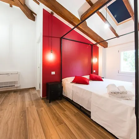 Cicogna House